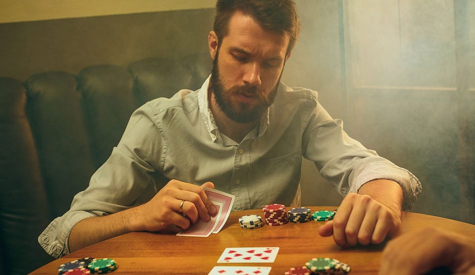 Como blefar com sucesso no poker