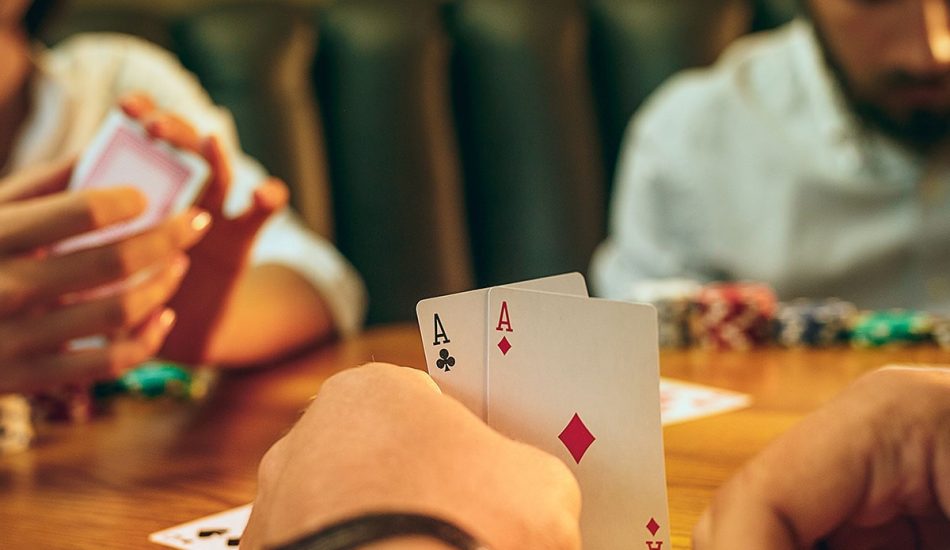 Dicas para melhorar no poker-min