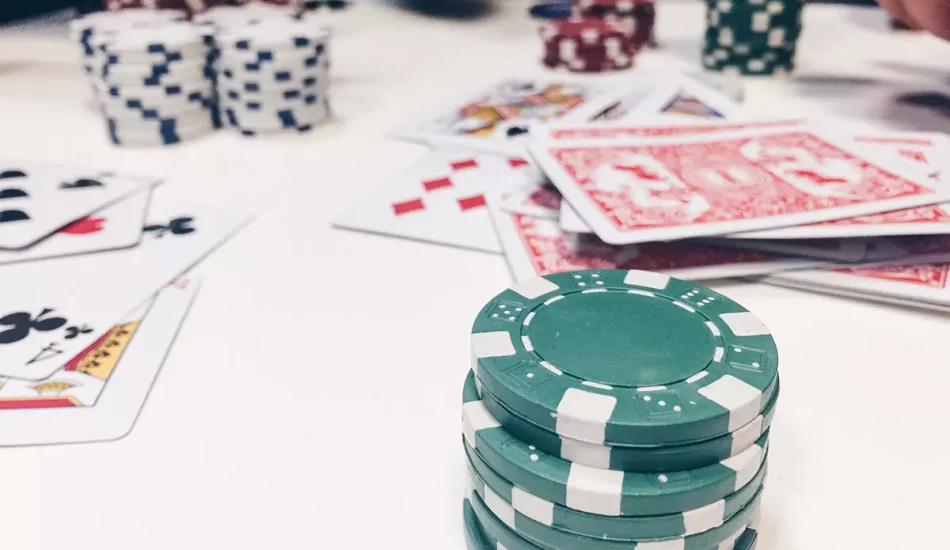 Entenda quanto e como apostar no poker