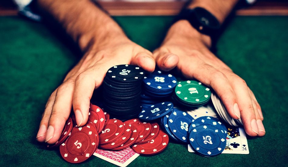 Preciso de créditos para jogar poker online: como consigo?